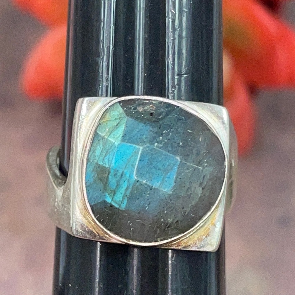Labradorite Silver Ring - Picture 8 of 16